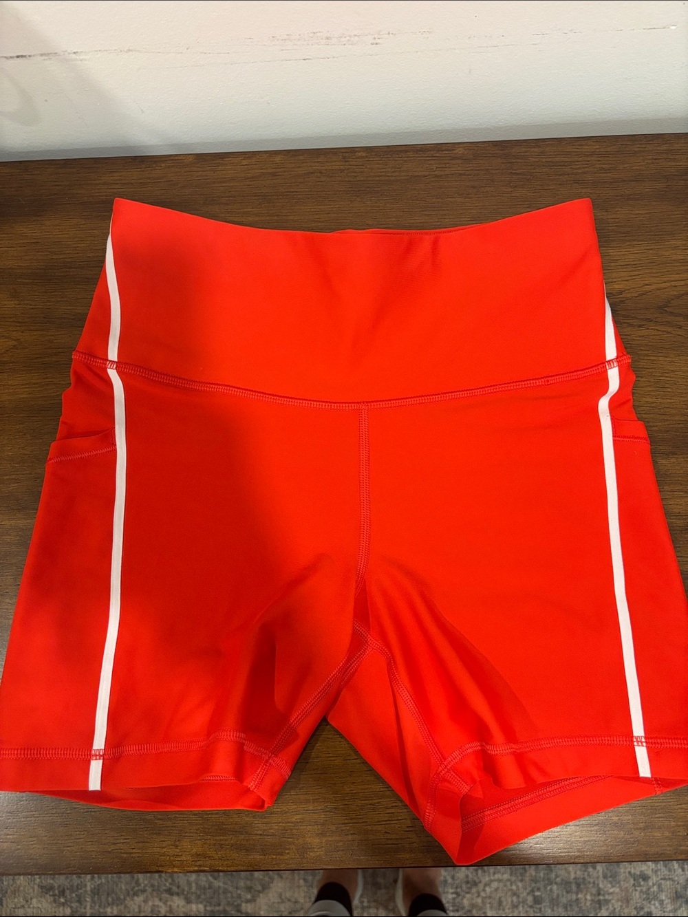Athleta Interval Stash Ombré Tipped 5”
Short - S